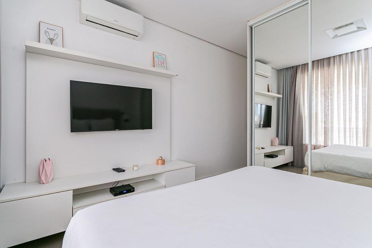 Apartamento de alto padrão a poucos metros da praia em Jurerê Florianópolis Exterior foto