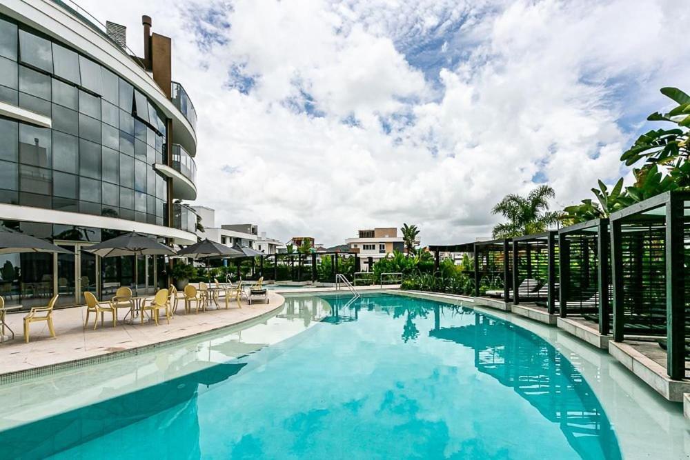 Apartamento de alto padrão a poucos metros da praia em Jurerê Florianópolis Exterior foto